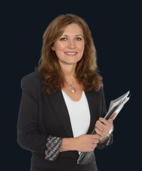 Kate_Lynch_Journalist_1-Blue